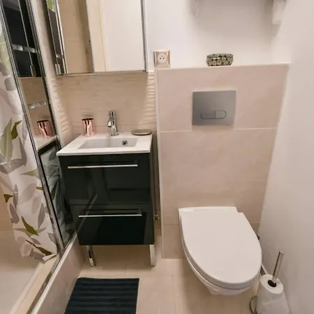 Apartment Instant Fleury, Cosy Avec Jardin Secret