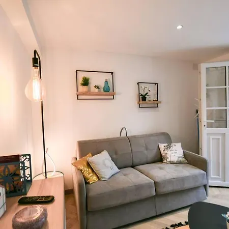 Apartment Instant Fleury, Cosy Avec Jardin Secret Barbizon