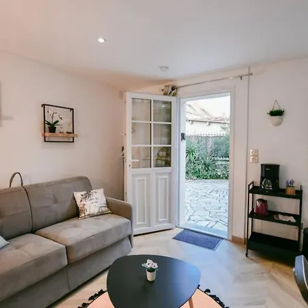Apartment Instant Fleury, Cosy Avec Jardin Secret Barbizon